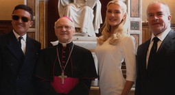 Giám khảo rút lui, tố cuộc thi Hoa hậu Hoàn vũ 2025 gian lận