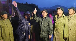 Kịp thời khắc phục hậu quả mưa lũ ở miền Trung