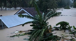 Lũ lên nhanh, Chủ tịch UBND tỉnh Đắk Lắk yêu cầu cứu nhân dân trên hết