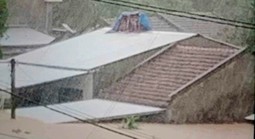 Sẽ huy động trực thăng tìm kiếm và cứu dân bị mắc kẹt do lũ lụt ở Đắk Lắk