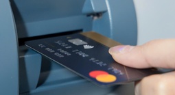 Thông tin quan trọng chủ thẻ tín dụng nên biết trước khi quá muộn