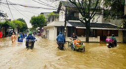 Thành phố Huế: Lụt trở lại, di dời nhiều hộ dân vì nứt đồi