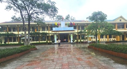 Phó Hiệu trưởng Đỗ Thị Hồng Huế xin nghỉ ốm sau ít ngày trở lại trường