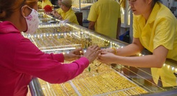 Giá vàng hôm nay 21-11: Tiếp tục suy yếu