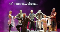 Khán giả cổ vũ nồng nhiệt vở kịch hình thể "Vũ trụ" của Mông Cổ