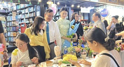 Đường sách TP HCM khai mạc "Ngày hội sách và văn hóa đêm"