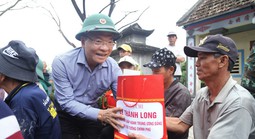 Phó Thủ tướng Lê Thành Long: Giúp dân khắc phục hậu quả mưa lũ là nhiệm vụ cấp bách