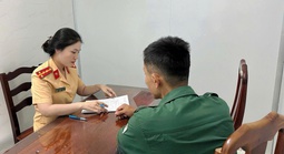 Lái xe giường nằm đi vào làn đường cấm, nam tài xế bị xử phạt 5 triệu đồng