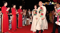 Vợ chồng Thu Trang – Tiến Luật, Lý Hải – Minh Hà đẹp đôi thảm đỏ