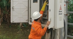 Đã cấp điện trở lại hơn 881.000 khách hàng miền Trung - Tây Nguyên sau ngập lụt