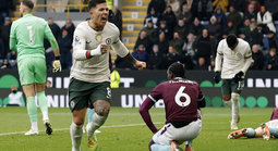 Hạ chủ nhà Burnley 2-0, Chelsea lần đầu lên Top 2 Ngoại hạng