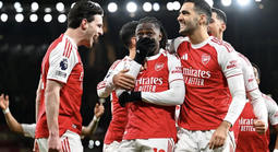 Eze Eberechi lập hat-trick lịch sử, Arsenal đại thắng derby Bắc London