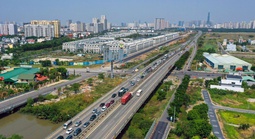 TẠO SỨC BẬT ĐỂ TP HCM BỨT PHÁ: Khơi thông điểm nghẽn thể chế