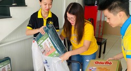 Những hành động đẹp giúp ấm lòng sinh viên vùng lũ