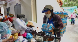 TPHCM dừng tiếp nhận hàng hóa ủng hộ bà con vùng bão lũ