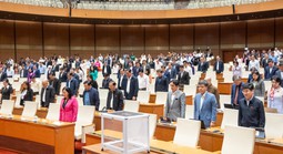 Quốc hội tưởng niệm những người tử vong do thiên tai