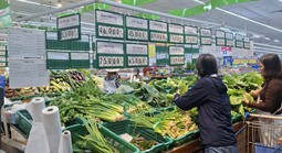 Tổng lực cung ứng hàng hóa cho bà con vùng lũ, không tính lời lỗ