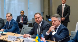 Châu Âu muốn mời Nga tái gia nhập G8, Mỹ xem xét chuyển Tomahawk cho Ukraine