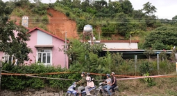 Ngọn đồi ở Lâm Đồng xuất hiện vết nứt lớn, khẩn cấp di dời hàng chục hộ dân