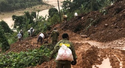 Sớm ổn định cuộc sống người dân vùng lũ