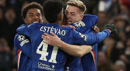 Quật ngã Barcelona, Chelsea vào Top 8 Champions League
