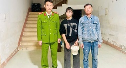 Thiếu nữ 17 tuổi đạp xe trên cao tốc vì tin bạn trai trên mạng