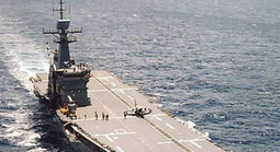 Tàu sân bay Thái Lan đến hỗ trợ người dân vùng lũ