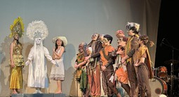 Vở "Hòa bình" và cách kể chuyện rất riêng của nhà hát Uzume - Nhật Bản