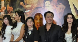 Lý Hùng điển trai bên mỹ nhân Quỳnh Lam và NSƯT Kim Tuyến