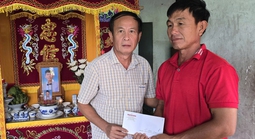 Quặn thắt với những vành khăn tang sau lũ dữ