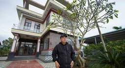 Thăm lại căn nhà bị tin đồn ác ý và những chuyến đò trong đêm lũ lịch sử