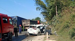 Xác định nguyên nhân vụ tai nạn ô tô 7 chỗ tông xe đầu kéo, 4 người chết