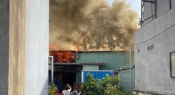 Hiện trường cháy lớn kho hàng ở xa lộ Hà Nội - TPHCM