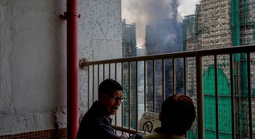 Cháy chung cư Hồng Kông:  Tại sao lửa lan nhanh đến rợn người?