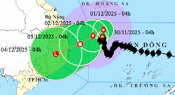 Bão số 15 giật cấp 11, "đi bộ" trên Biển Đông