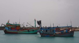 Khánh Hòa: Khẩn trương kêu gọi tàu thuyền tránh trú bão Kalmaegi