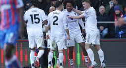 Ngược dòng nghẹt thở, Man United hạ Crystal Palace để vào top 6