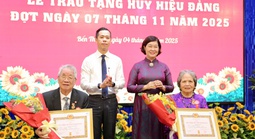 Trao Huy hiệu Đảng tại phường Bến Thành (TP HCM): Vinh dự và động lực tiếp bước