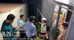 Ngay trong đêm, Vũng Tàu di dời 81 người khỏi khu vực có nguy cơ sạt lở