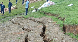 Hồ chứa 1,7 triệu m3 sạt trượt mái, nứt chân đập, Lâm Đồng cấp tốc di dời dân