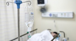 Thêm nhiều người nghi bị ngộ độc do ăn bánh mì ở phường Hạnh Thông, TP HCM