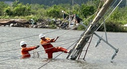 Đã cấp điện trở lại cho hơn 1,19 triệu khách hàng sau bão số 13 Kalmaegi