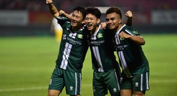 Clip: Cầu thủ người Tà Ôi lập "siêu phẩm" giúp CLB Đồng Nai dẫn đầu Giải Hạng nhất