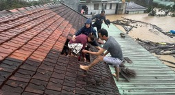 Thủ tướng phát động "Chiến dịch Quang Trung" thần tốc xây lại nhà cho người dân miền Trung