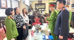 VIDEO: Công an khởi tố, bắt vợ chồng chủ tiệm vàng nổi tiếng ở Thanh Hóa