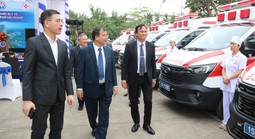 Hải Phòng tiếp nhận tài trợ 15 xe cứu thương và trang thiết bị trị giá hơn 26 tỉ đồng