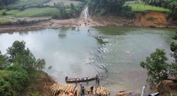 CLIP: Ngầm qua sông ở Đà Nẵng bị lũ cuốn, đề xuất chi 18 tỉ khắc phục