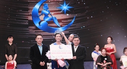 Hoa hậu Trăng khuyết đầu tiên của Việt Nam