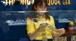 Tối 12-12, giá vàng tăng sốc, xuất hiện mốc dự báo mới