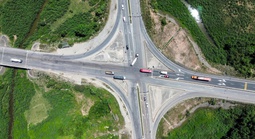 ĐỘT PHÁ HẠ TẦNG, KIẾN TẠO VỊ THẾ (*): Trục kết nối kinh tế mới của miền Trung